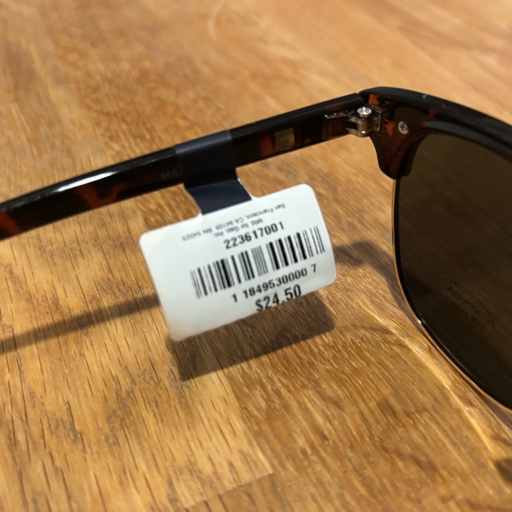 GAP Tortoise Shell Sunglasses - Picture 4 of 5